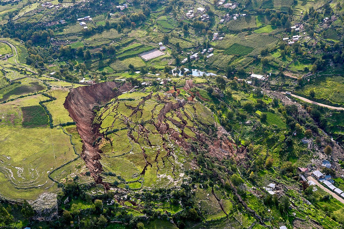 landslide-in-dream-symbolizes-radio-sargam