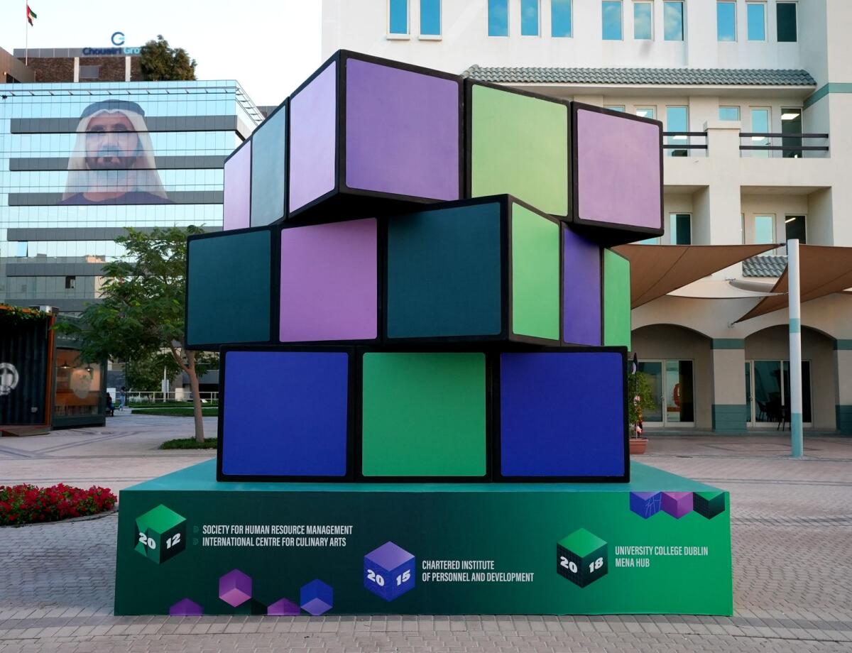 World’s largest Rubik’s cube built in Dubai - Radio Sargam